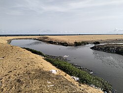 Landscape in Togo, insalubrité sur la plage de lomé au